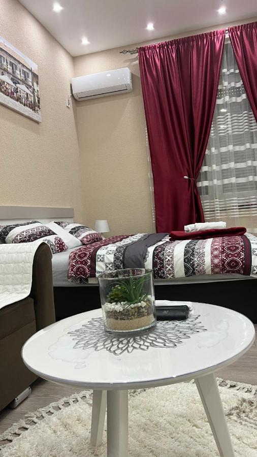 Apartment Downtown พอดโกริกา ภายนอก รูปภาพ
